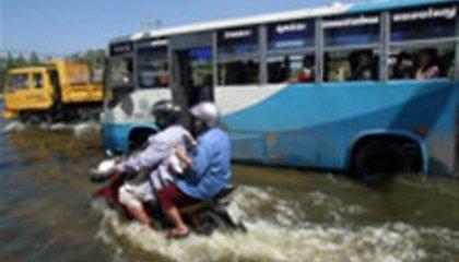 Η Μπανγκόκ απειλείται από τις πλημμύρες