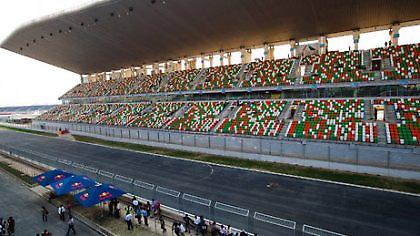 Μακριά από το sold out η Ινδία…