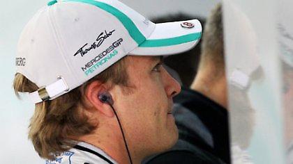 «Δένουν» Ρόσμπεργκ στη Mercedes