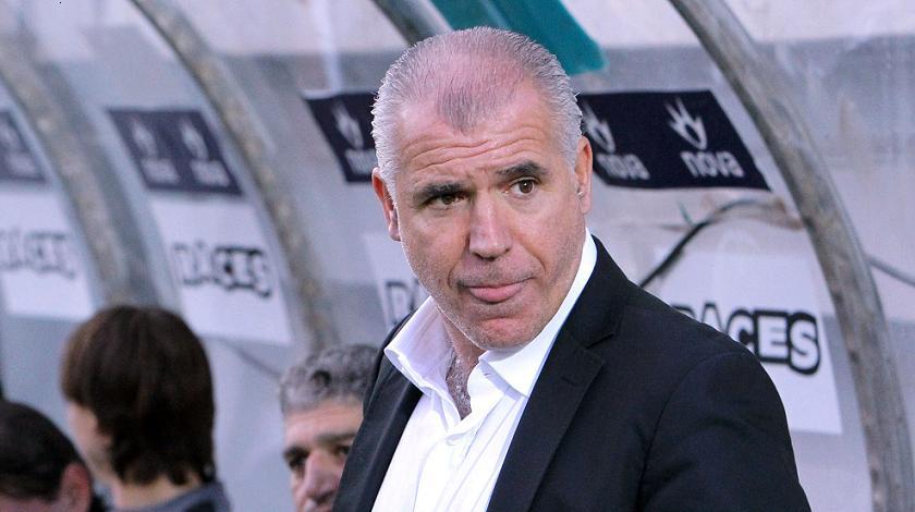 Τους κρατάει… «ζεστούς» ο Αναστόπουλος