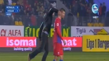 Οπαδός γρονθοκόπησε παίκτη της Στεάουα (video)
