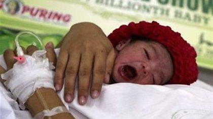 Γεννήθηκε ο πολίτης υπ’ αριθμόν 7 δισεκατομμύρια