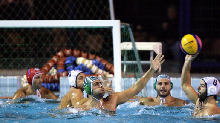 Μαζί με τον «αιώνιο»...