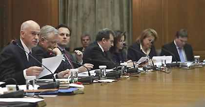 Όχι στο δημοψήφισμα λαιμητόμο λένε οι κορυφαίοι