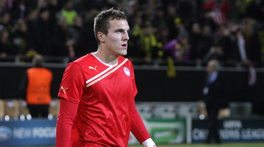 Μόνιμος και με συστάσεις