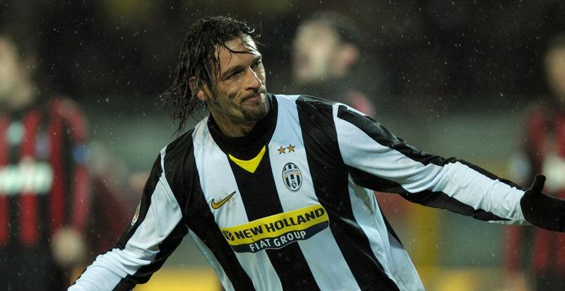 «Θέλει να φύγει ο Αμάουρι»