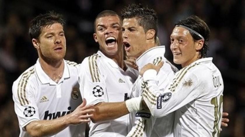 Πολιτικές εξελίξεις στα κανάλια και τηλεθέαση Μπάγερν-Νάπολι