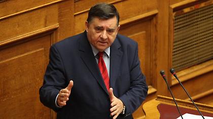 Καρατζαφέρης: «Όλοι μαζί να σώσουμε τον τόπο»