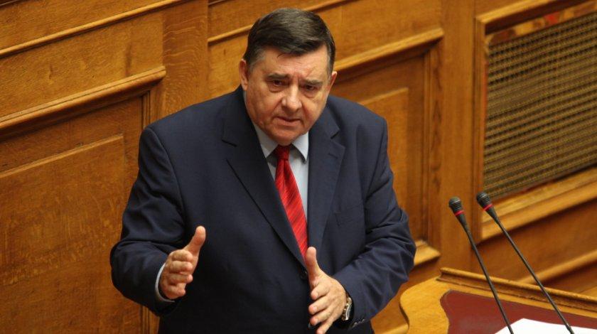 Καρατζαφέρης: «Όλοι μαζί να σώσουμε τον τόπο»