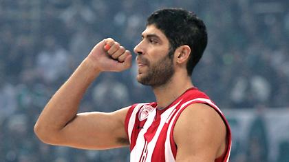 Ο Βασιλόπουλος στην «ερυθρόλευκη» μπουτίκ