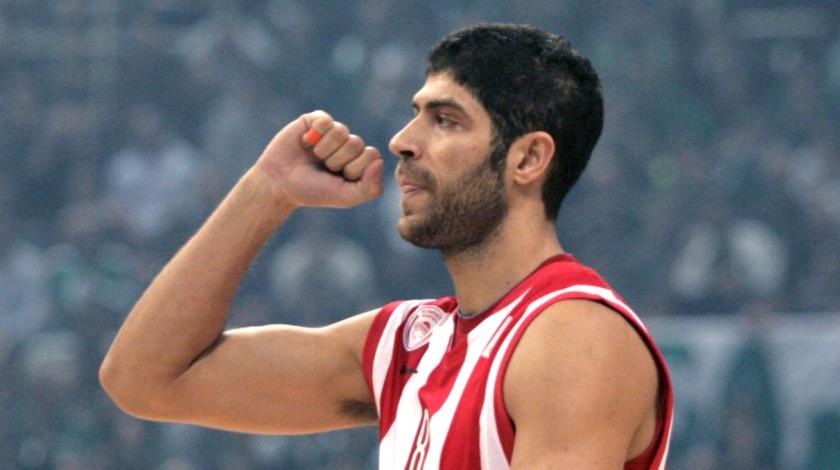 Ο Βασιλόπουλος στην «ερυθρόλευκη» μπουτίκ