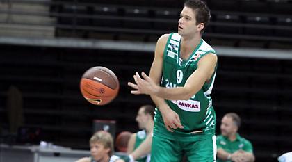 «Ψωνίζει» σταθερά από… Ζαλγκίρις