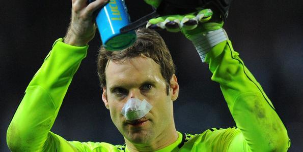 Με σπασμένη μύτη ο Τσεχ!