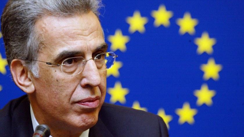 Διαμαντούρος: «Δεν έχω επικοινωνία με κανέναν»!