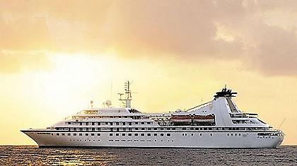 Γεμίζει τουρίστες ο Άγιος Νικόλαος