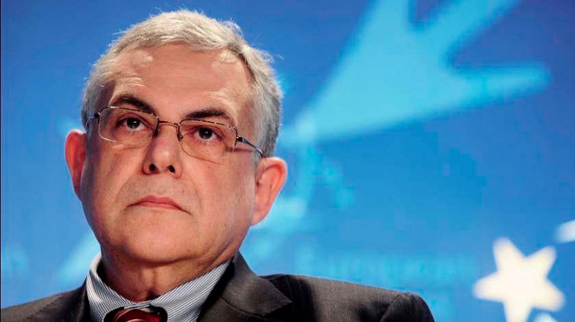 «Ανακοινώνει» Παπαδήμο στους υπουργούς ο Γιώργος