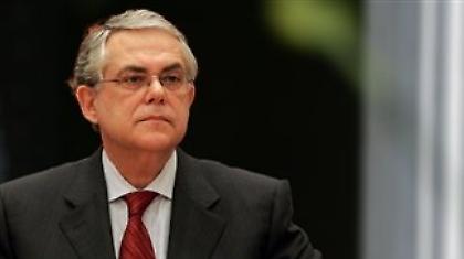 Όρους θέτει ο Λουκάς Παπαδήμος