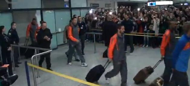 Υποδοχή με γιούχα και... Μέσι στην Πορτογαλία (video)