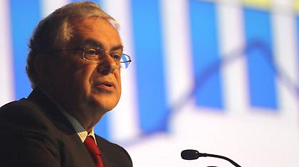 Ποιος είναι ο Λουκάς Παπαδήμος