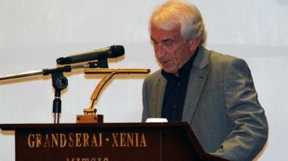 «Αφού δεν φεύγει, παραιτούμαι»!