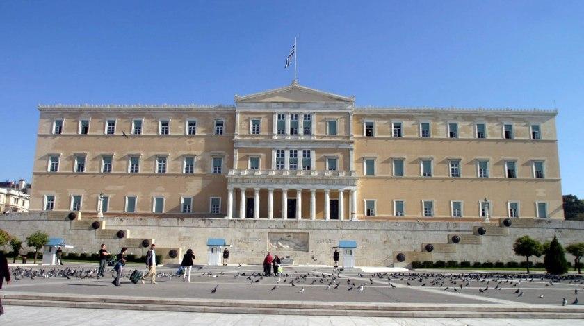 Θέλουν τις καρέκλες!