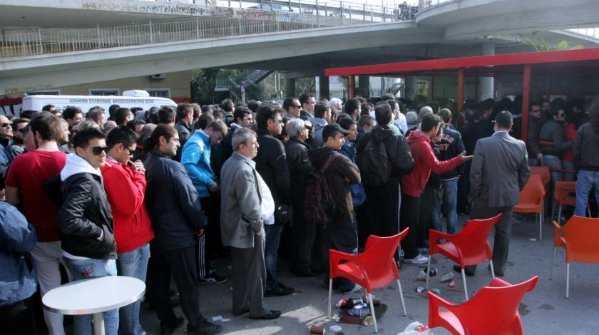 Ουρές για ένα εισιτήριο