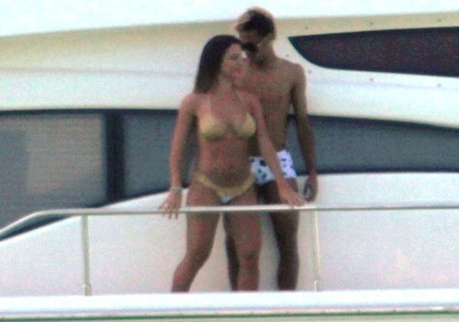 Ο Νεϊμάρ και το… μοντέλο! (pics)