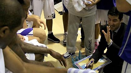 Πρίφτης: «Χαρίζουμε τη νίκη στον κόσμο»