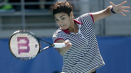 Σταθερή η Λένα, αναλλοίωτη η δεκάδα