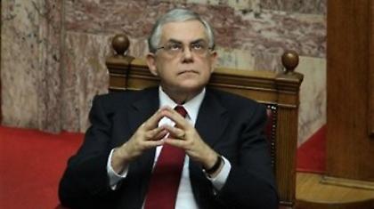 «Πρέπει να μείνουμε στο ευρώ»