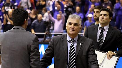 Με άπαντες παρόντες…