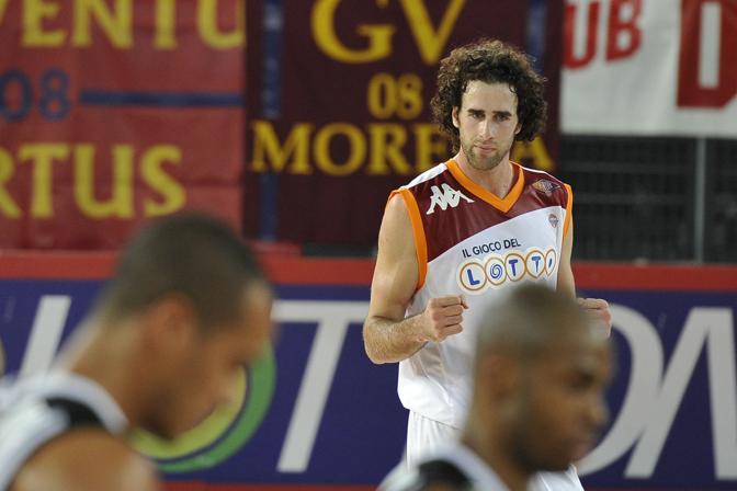 Ανανέωσε με Ρόμα ο Ντατόμε