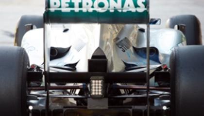 «Πειραματίζεται» η Mercedes