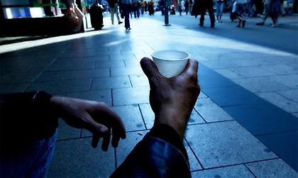 Σφίγγει κι άλλο το ζωνάρι