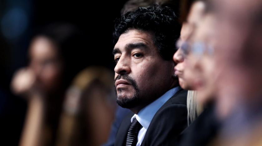 Μαραντόνα: «Έχει κάνει πολλά λάθη ο Μπλάτερ»