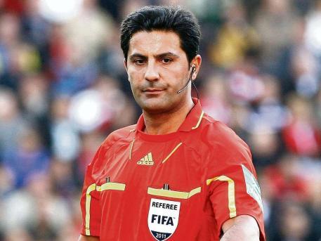 Ο πατέρας του αυτόχειρα ρέφερι μιλά…