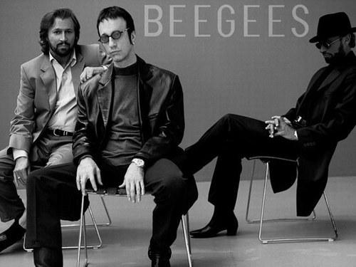 Θέλουν να... ξεκάνουν τους Bee Gees