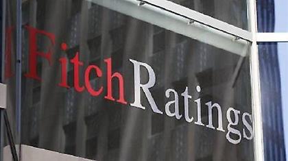 Ψήφος εμπιστοσύνης από τη Fitch στη Γαλλία