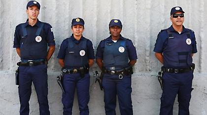 Κάθε πιλότος και ένας πολιτσμάνος!