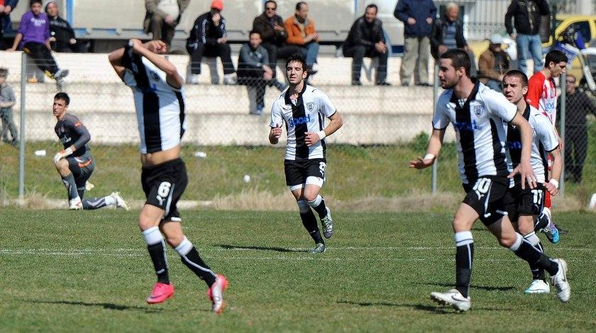 Μικροί… μόνο στο μάτι!