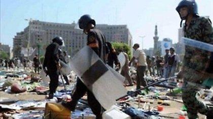 Αστυνομικό όχημα έλιωσε διαδηλωτή στο Κάιρο