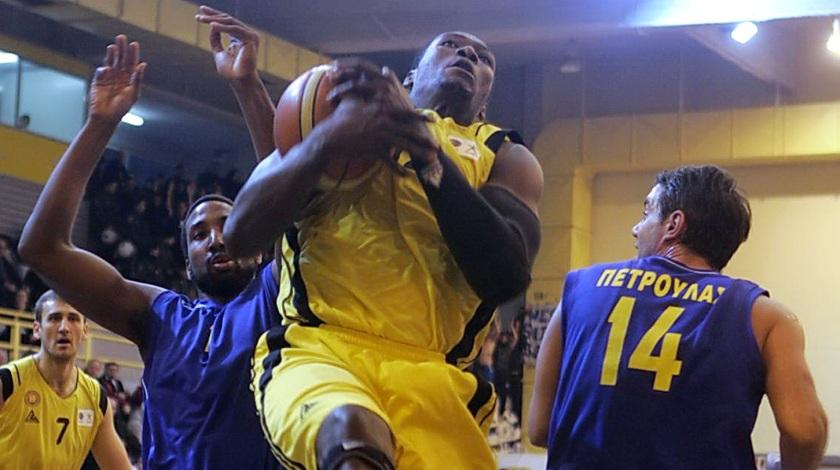 Αφιλόξενος… Χολ