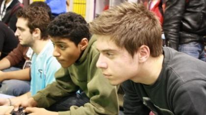 Δείτε ζωντανά το πρωτάθλημα του PES 2012