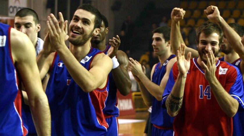 Απέδρασε με το διπλό