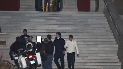 Συνελήφθη ο άντρας που απειλούσε να ανατιναχτεί