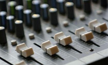 24ωρη απεργία στα ραδιόφωνα