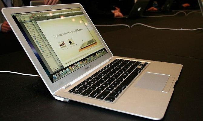 Ετοιμάζεται το MacBook Air 15 ιντσών