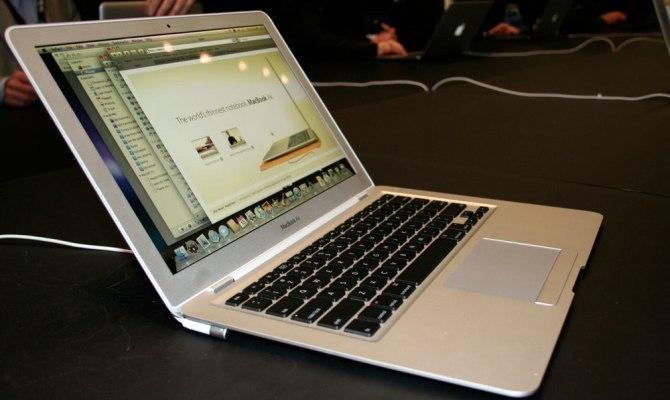 Ετοιμάζεται το MacBook Air 15 ιντσών