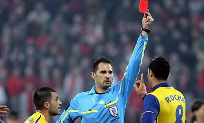 Κόκκινη με κάθε «μεγάλο»!