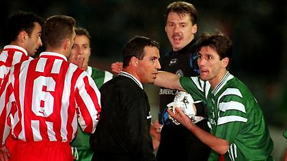 Δεκαπέντε χρόνια από το πέναλτι του Παπουτσέλη (video)